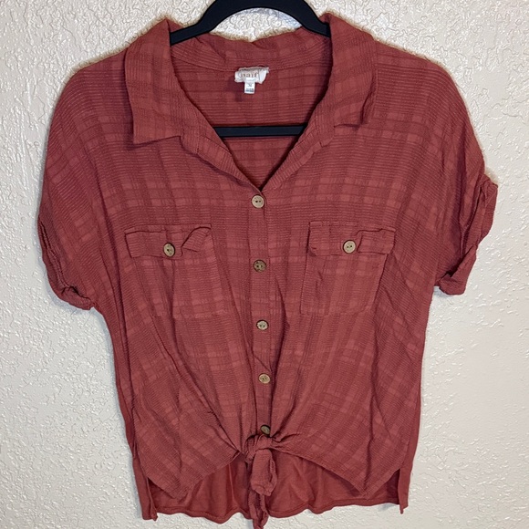 NAIF Rust Button-Front Tie-Front Collared Top - Picture 1 of 2